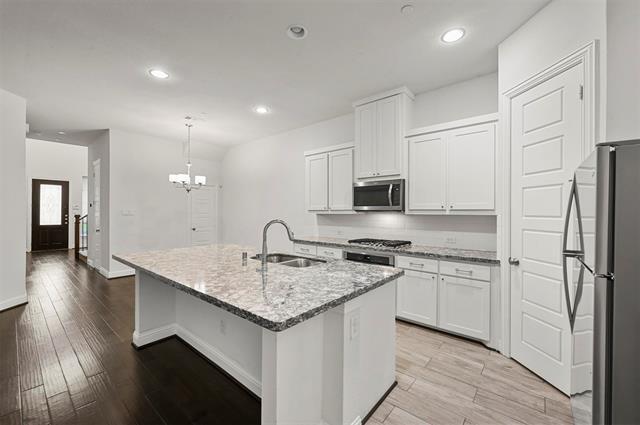 Building Photo - 4925 McKinney Hollow Dr