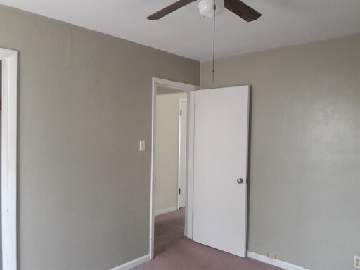 Building Photo - South Side Upper Duplex