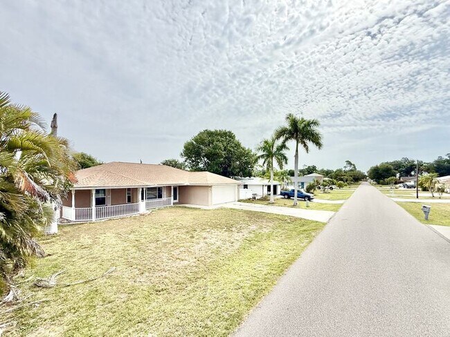 Building Photo - 22148 Lockport Ave