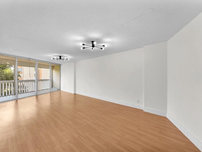 Building Photo - 6901 Environ Blvd