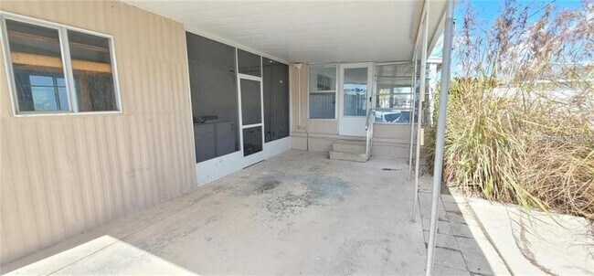 Building Photo - 321 4th St W