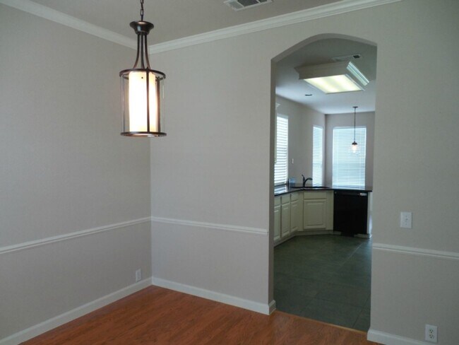 Building Photo - 2709 Dunbar Dr