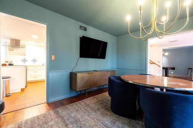 Building Photo - 6106 Cherrylawn Cir