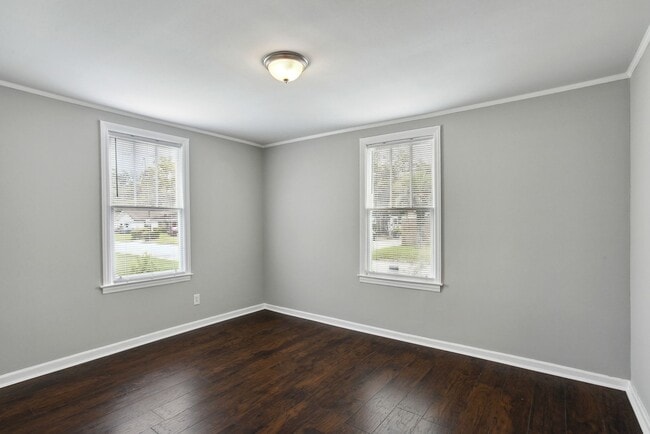 Building Photo - Large 3BR/1BA Eastside Savannah Home For Rent