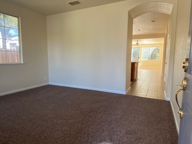 Building Photo - 216 Shanley Ct