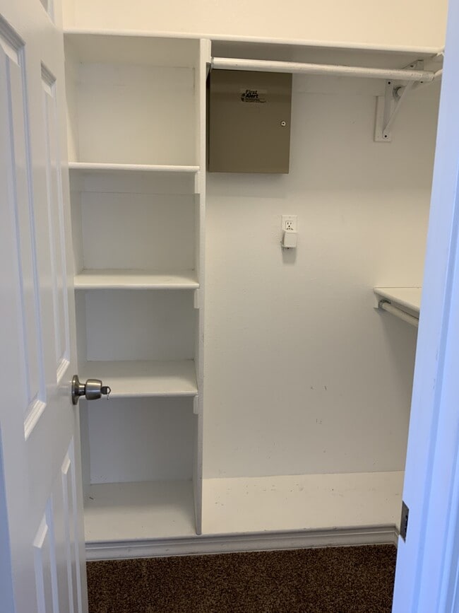 Building Photo - 3425 Old Mill Rd