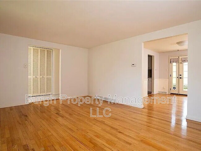 Building Photo - 1248 Satellite Cir