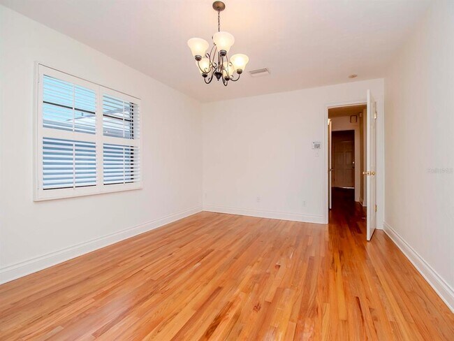 Building Photo - 2607 W Jetton Ave