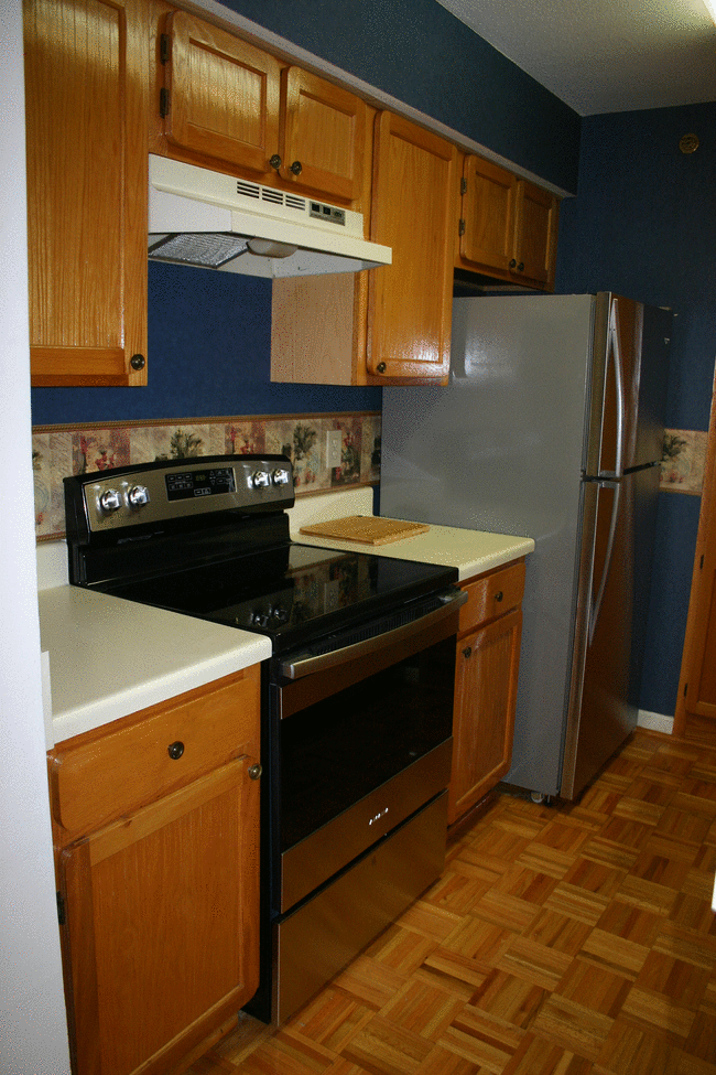 Kitchen - 1108 Highland Bluff Dr SE