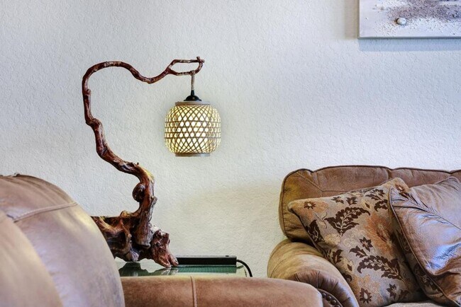 Building Photo - Move in Ready and FULLY FURNISHED 3 BD/2 BA located Far West San Antonio!