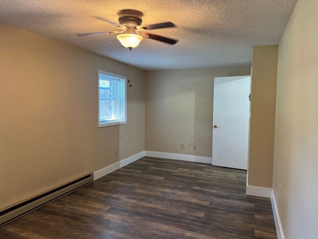 Building Photo - 5672 Claridge Dr