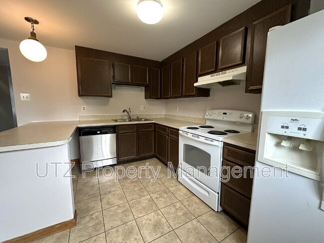 Building Photo - 121 Marydell Dr