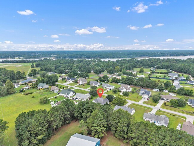 Building Photo - 210 Raven Ridge Ct