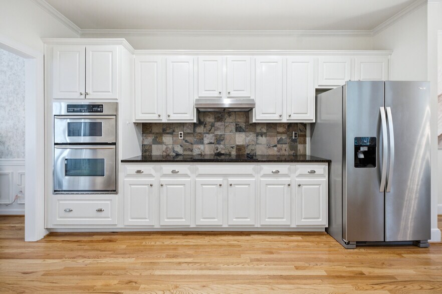 Building Photo - 5008 Highland Oaks Ct SE
