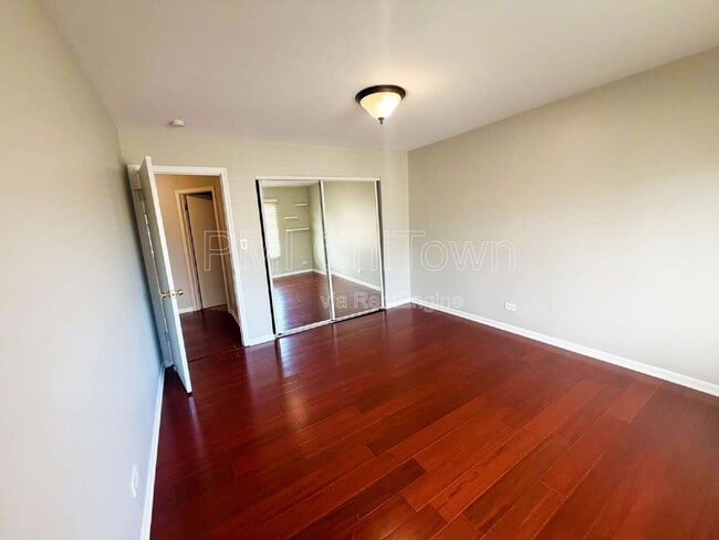 Building Photo - 354 E Rimini Ct