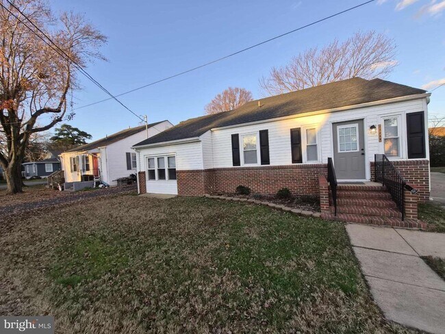 Building Photo - 17268 Larimer St