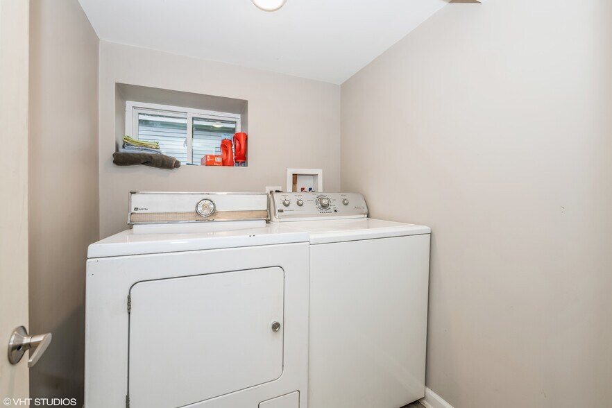 Washer & Dryer (shared) - 1127 Hannah Ave