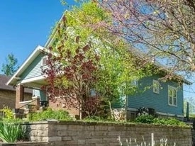 Building Photo - 816 S Park Ave