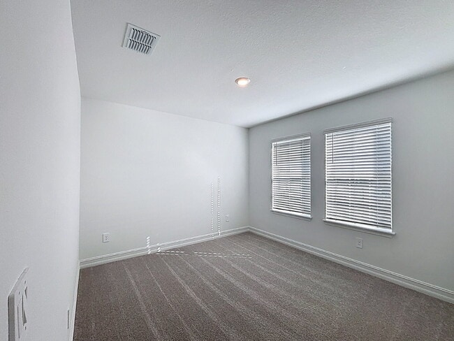 Building Photo - 11807 71st Ave E