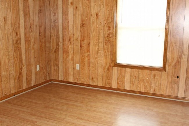 Building Photo - 215 Trewhill Parkway