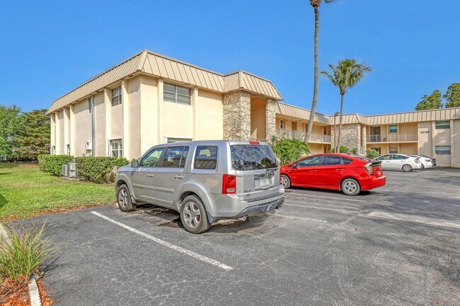 Building Photo - 10789 N Military Trl