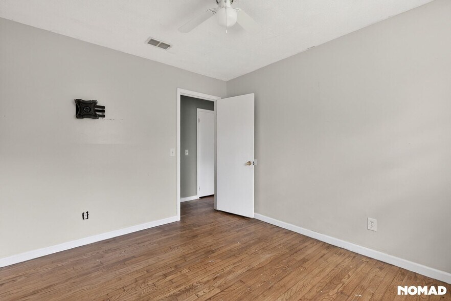 Building Photo - 1471 Stringer Rd