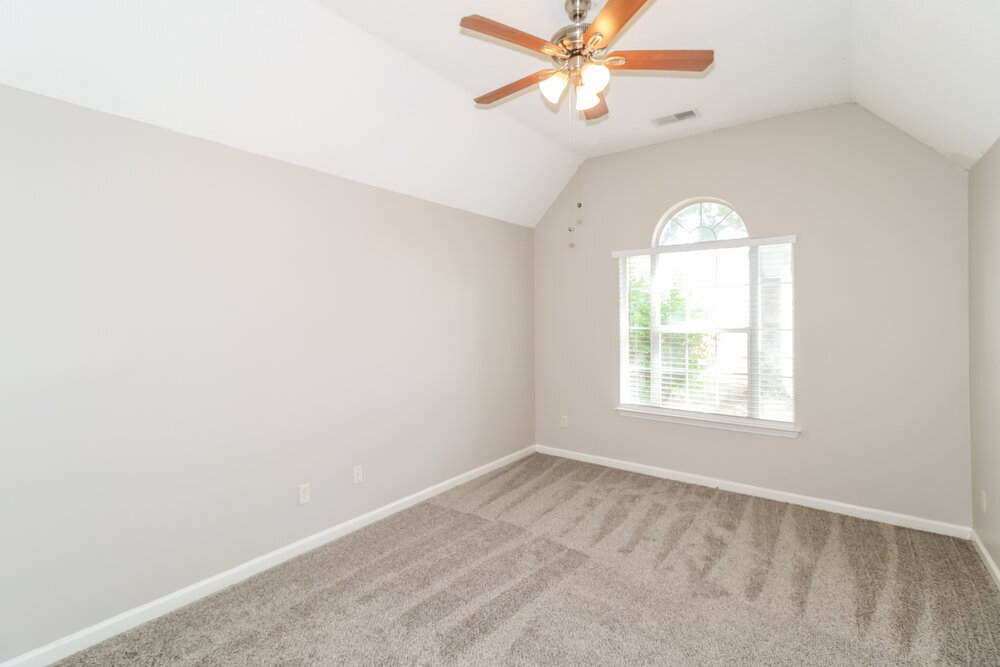 Building Photo - 7096 Lagrange Hill Dr