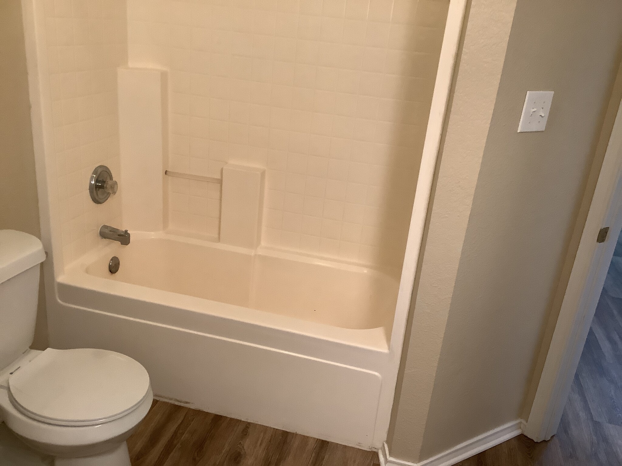 Building Photo - 1511 Cheyenne Trl