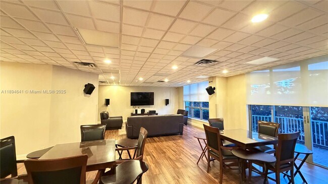 Building Photo - 3530 Mystic Pointe Dr