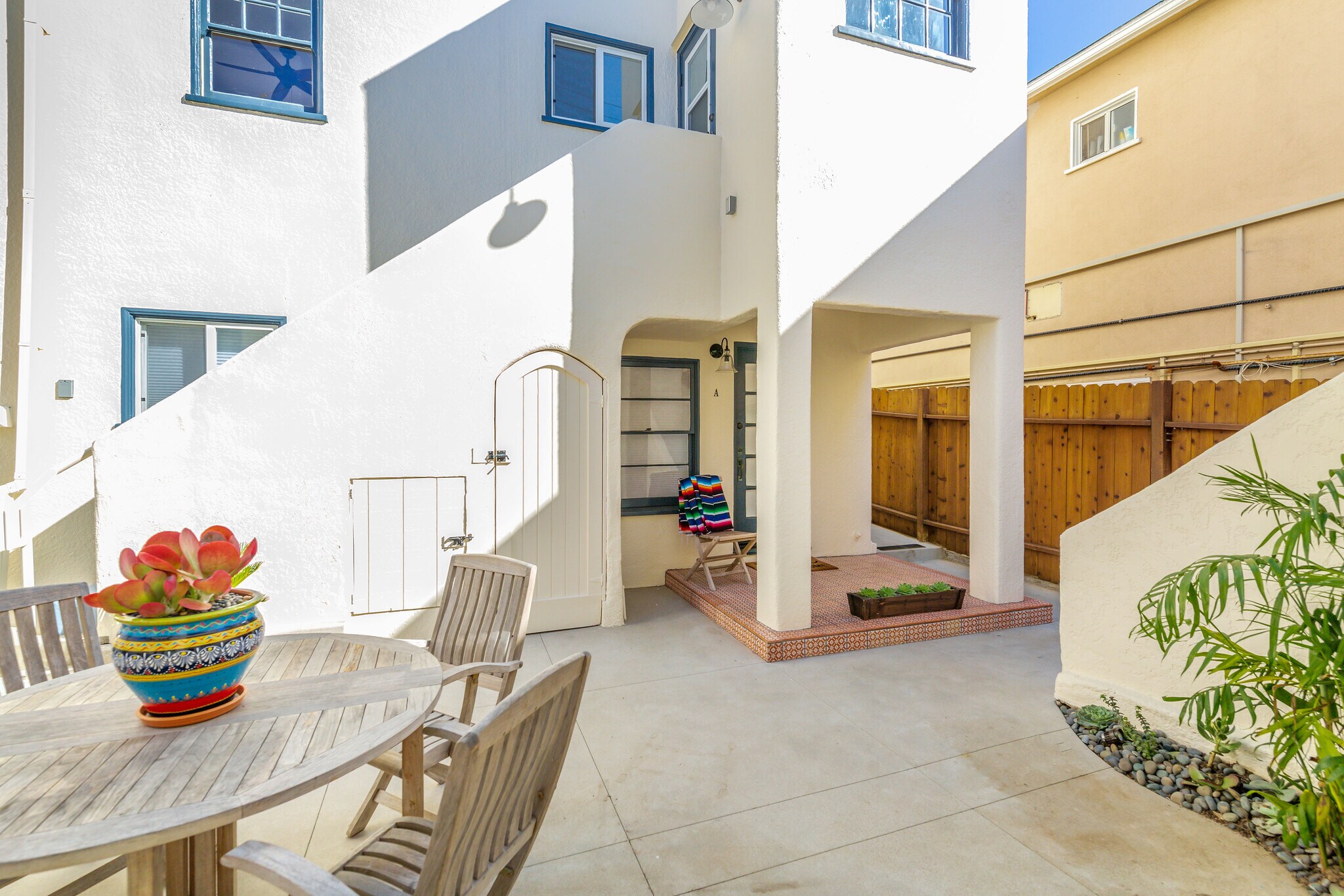 Building Photo - 915 Manhattan Ave