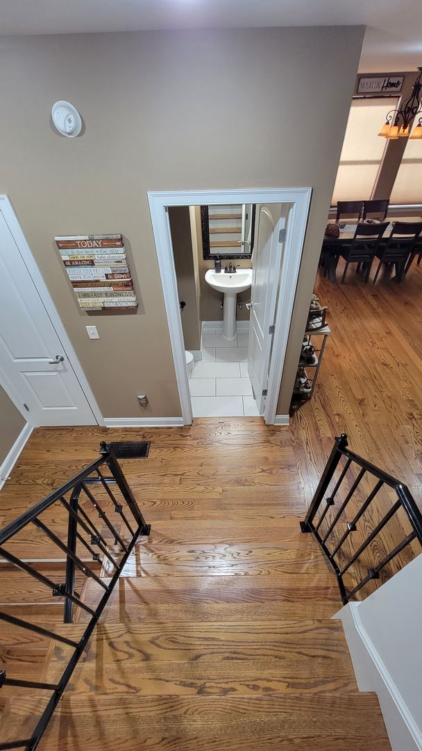 Building Photo - Absolutely adorable townhome in downtown Memphis