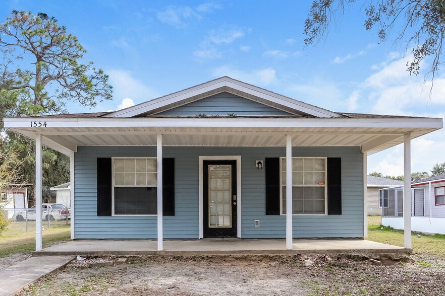 Primary Photo - 1554 Brook Forest Dr