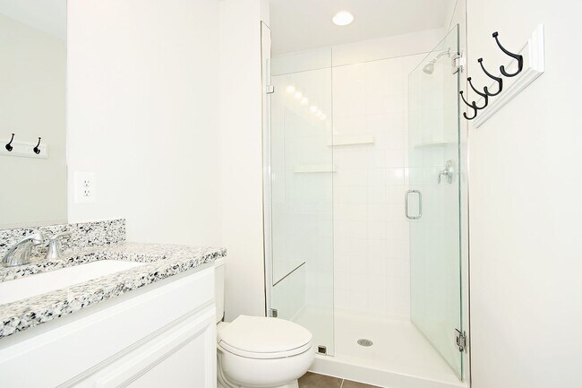 Building Photo - Pleasant Green Townhome Near Downtown Crozet