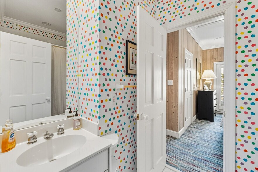 Building Photo - 64 Tradewind Ct