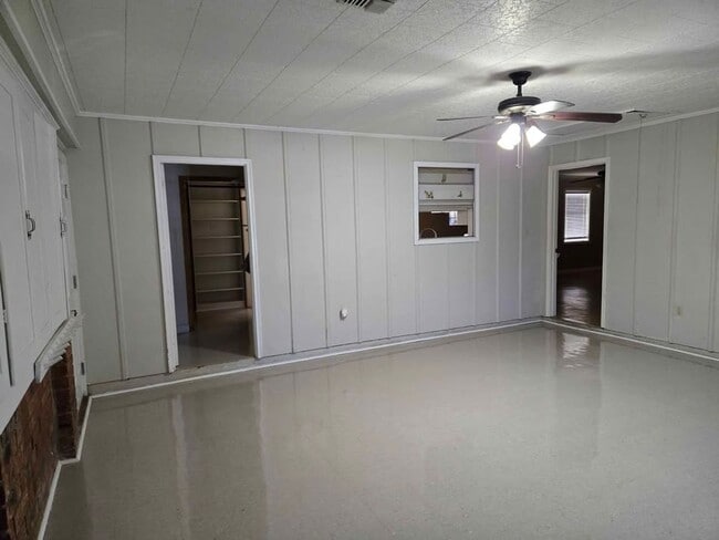 Building Photo - FOR RENT in LAFAYETTE!