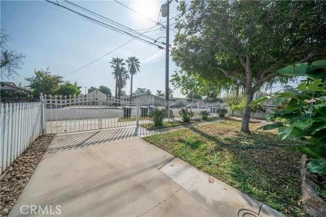 Building Photo - 517 N Soldano Ave