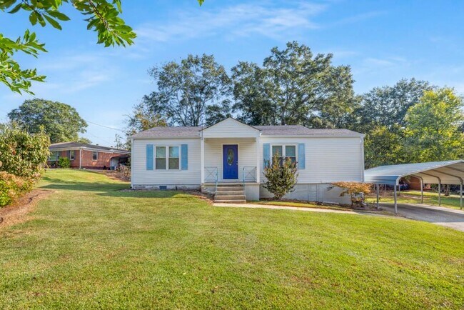 Building Photo - 1801 Crestridge Dr SE