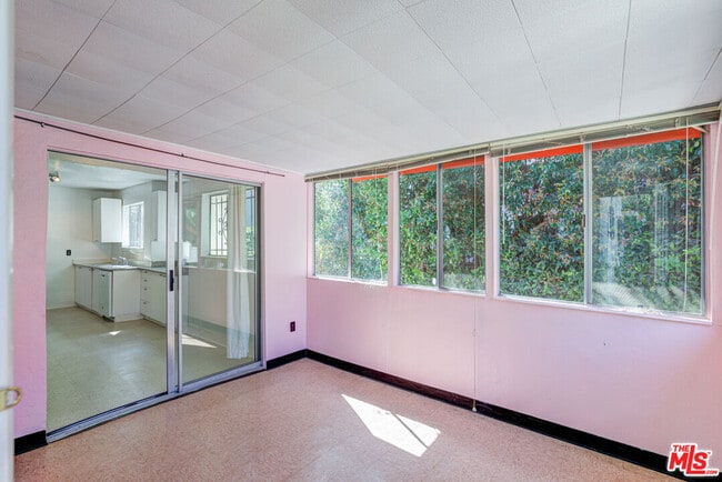 Building Photo - 835 N Ogden Dr