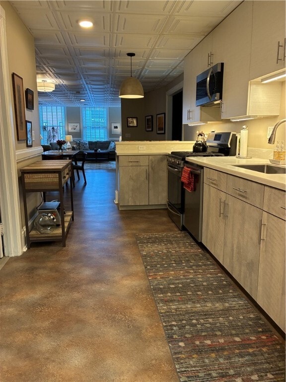 Building Photo - 136 E State St