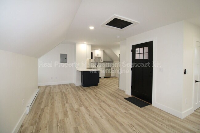 Building Photo - 253 1st NH Turnpike