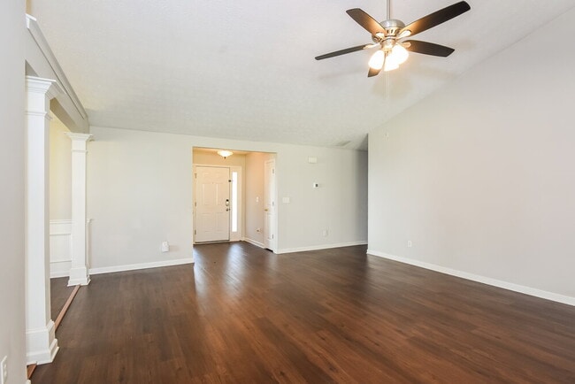 Building Photo - 2585 Fairmont Park Ct