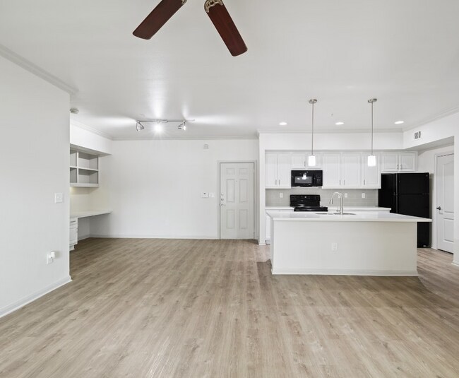 Building Photo - Apartment for Rent