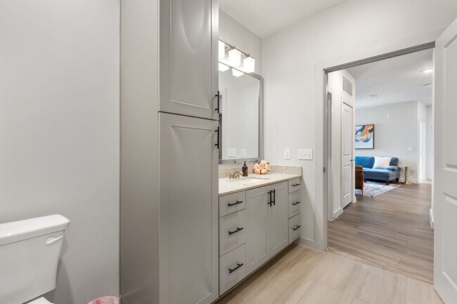 Building Photo - 5820 1/2 Cameron Rd