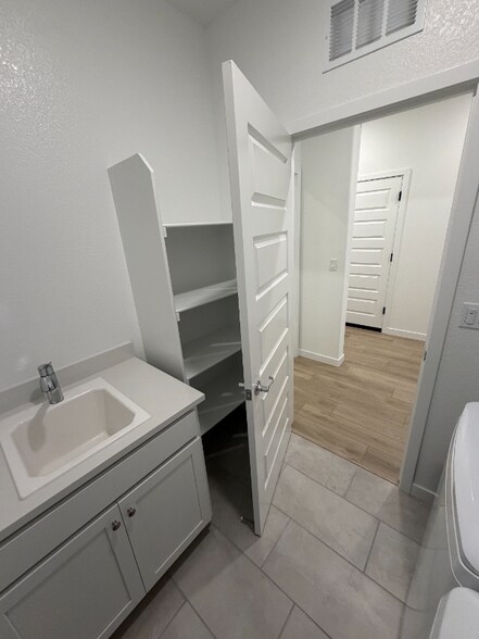 Building Photo - 5348 Liberty Ship Wy