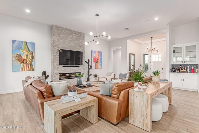 Building Photo - 13924 Dyer Ln