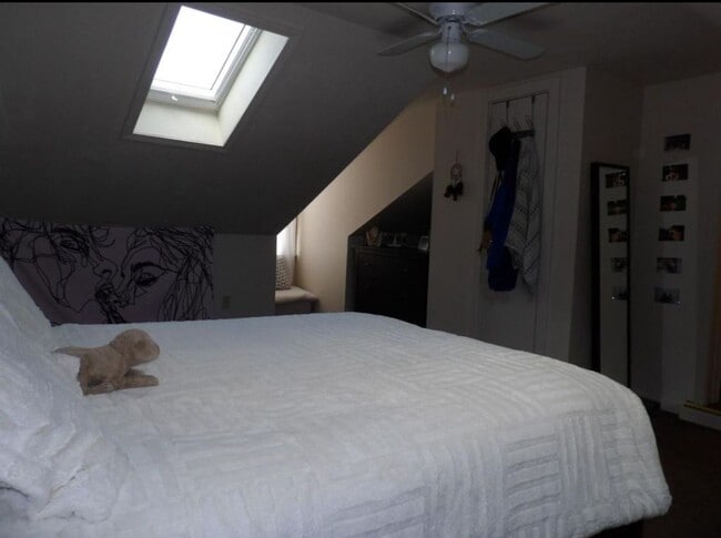 Building Photo - 1918 Jane St