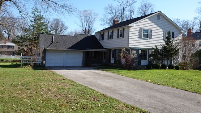Building Photo - 593 Watford Ln
