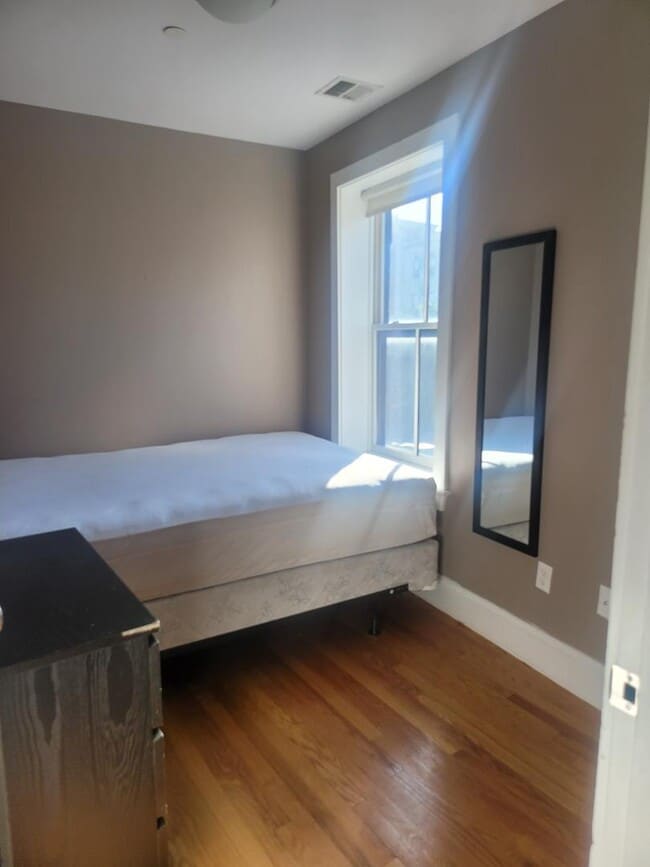 Building Photo - 784 Tremont St