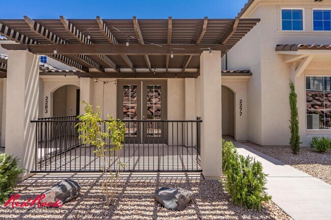 Building Photo - 2277 Mirador Aly