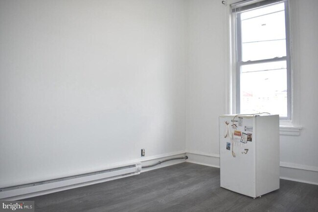 Building Photo - 10 S 62nd St